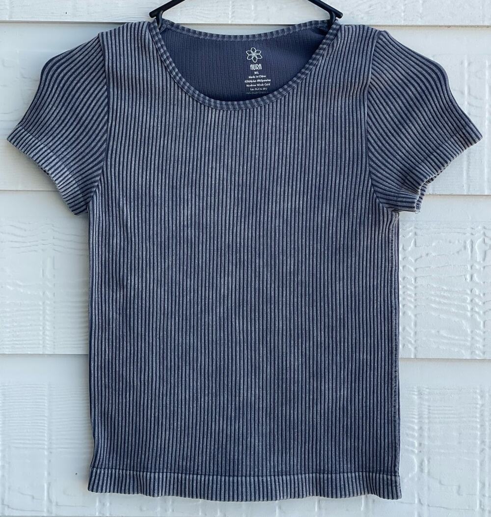 AURA Girls M/L Grey ribbed t-shirt
